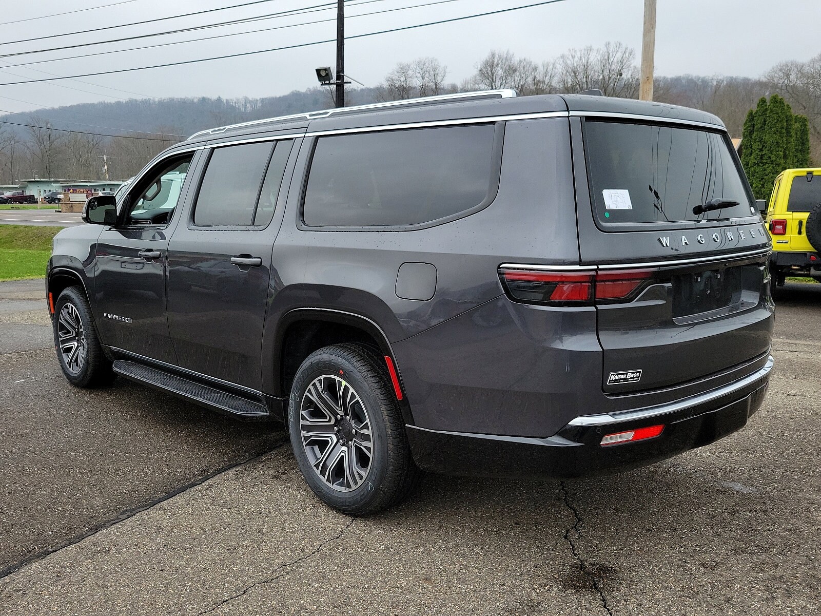 2024 Jeep Wagoneer L Base photo 4