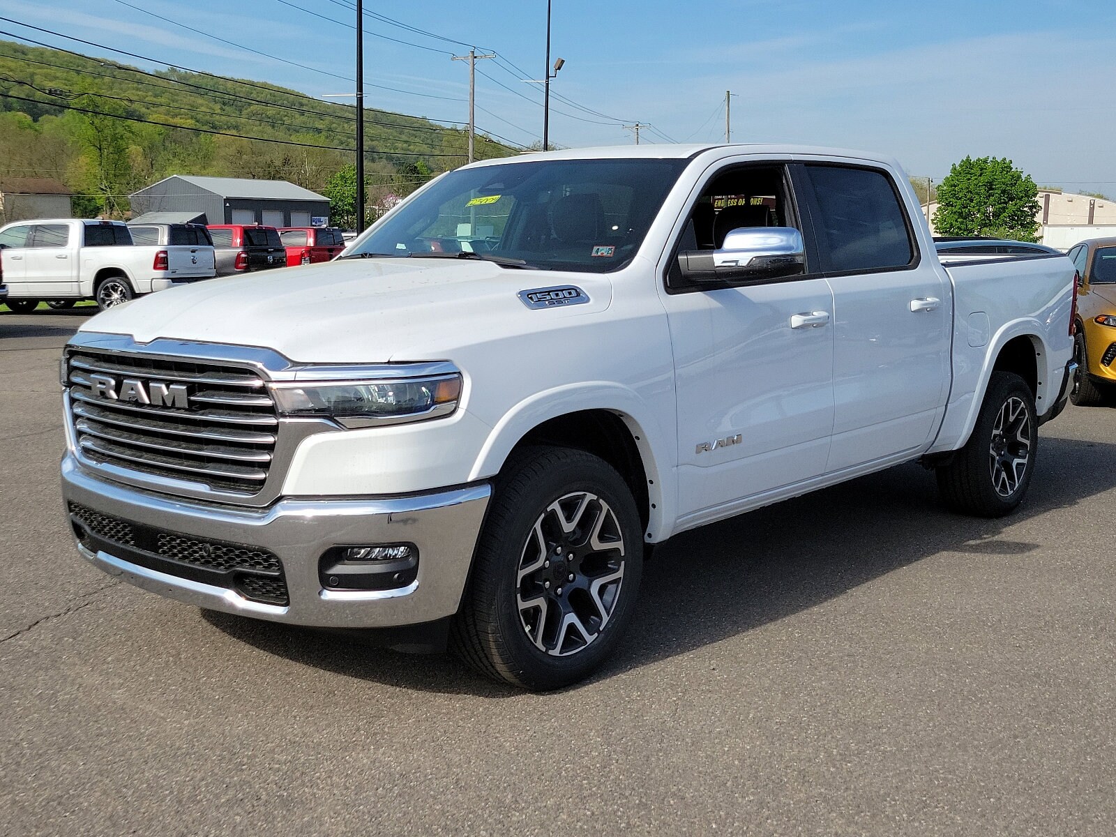 2025 Ram 1500 Laramie photo 3