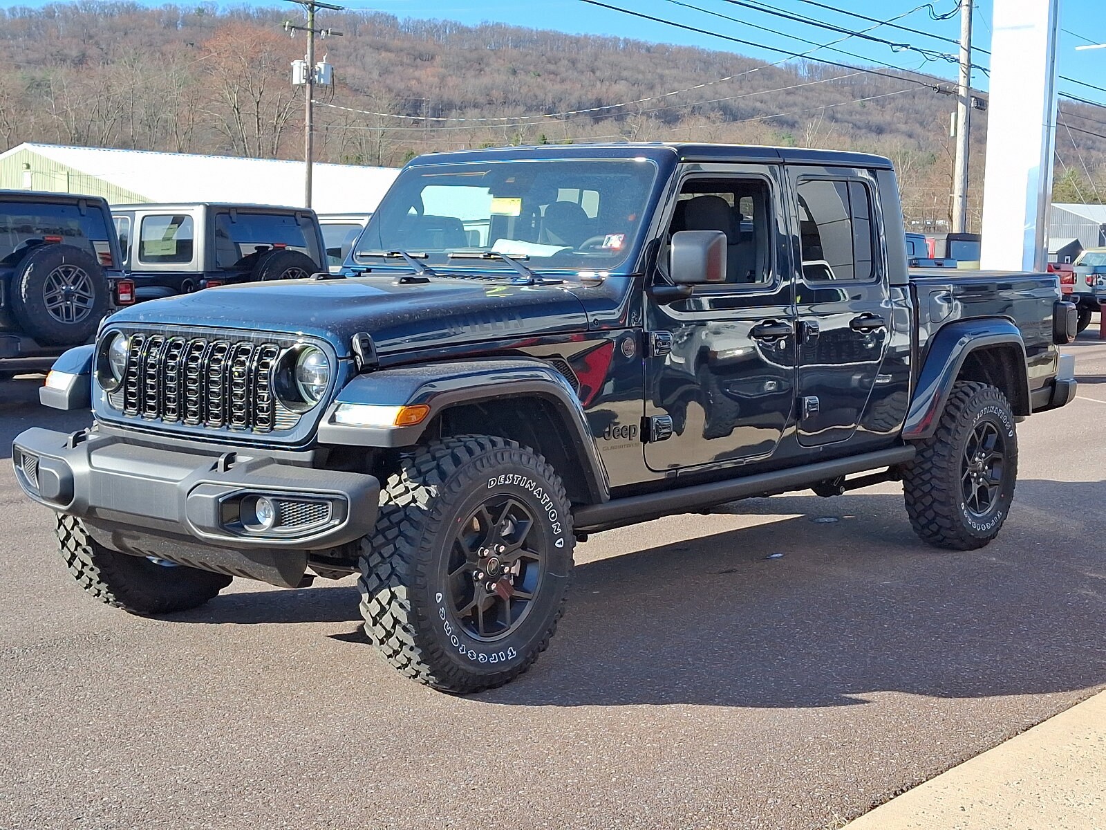 2025 Jeep Gladiator Sport photo 3