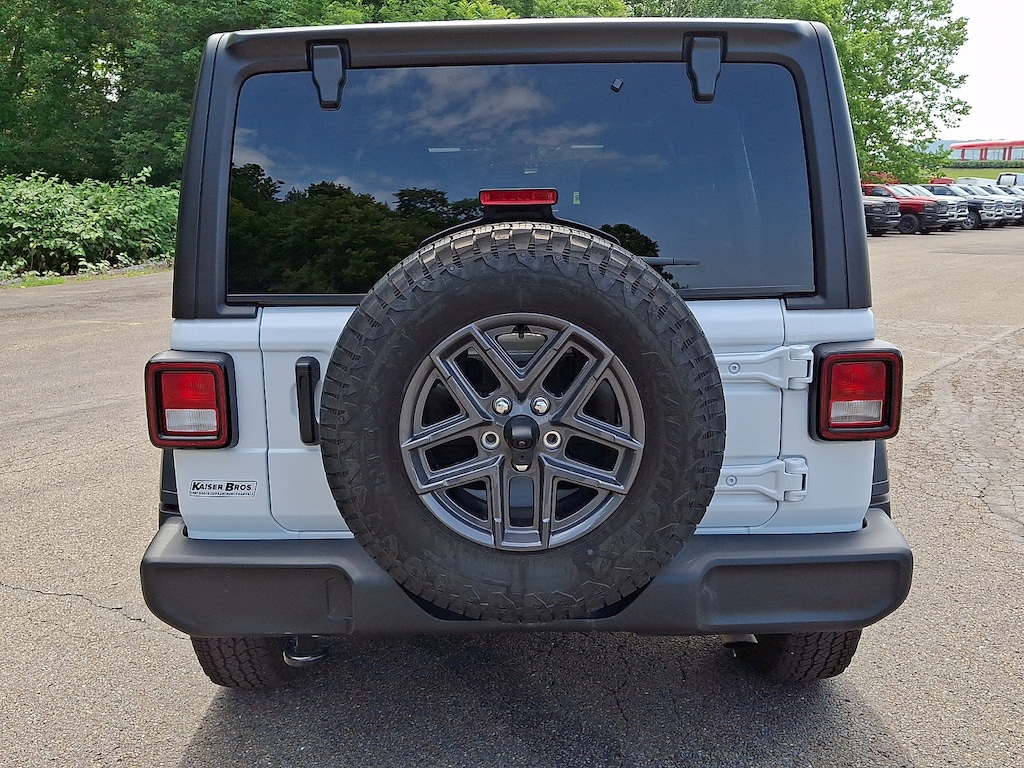 New 2026 Jeep Wrangler 4-DOOR SPORT S Sport Utility