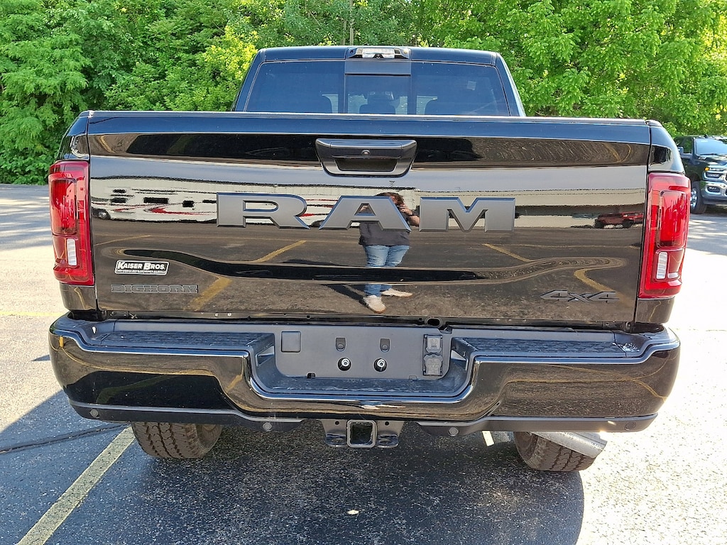 New 2026 Ram 2500 BIG HORN CREW CAB 4X4 6'4 BOX Pickup