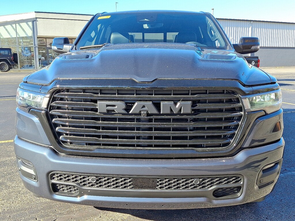 New 2026 Ram 1500 LARAMIE CREW CAB 4X4 5'7 BOX Pickup