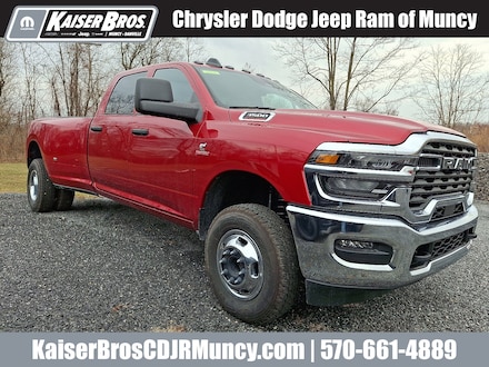 2026 Ram 3500 TRADESMAN CREW CAB 4X4 8' BOX Pickup