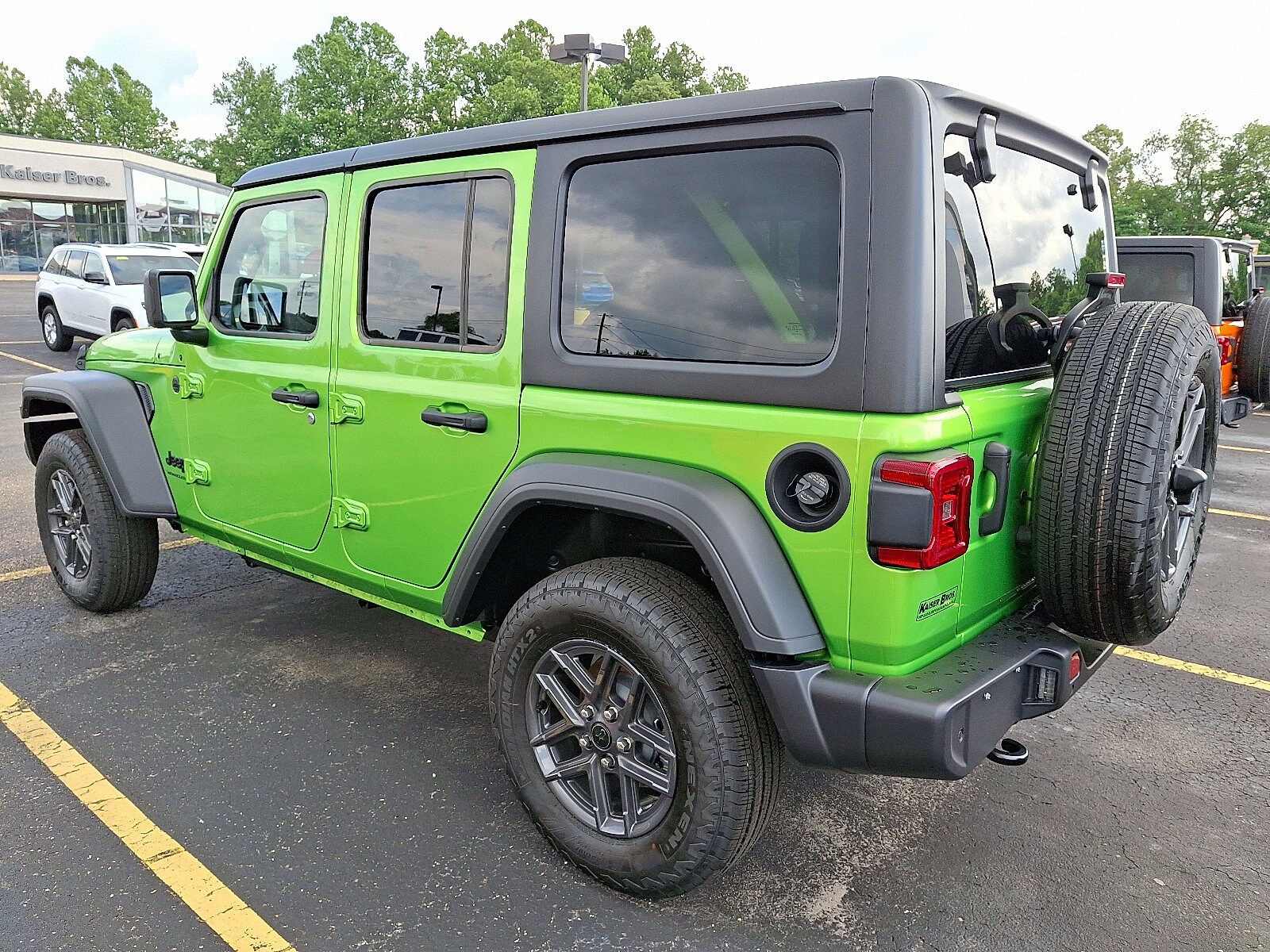 2025 Jeep Wrangler Sport S photo 4