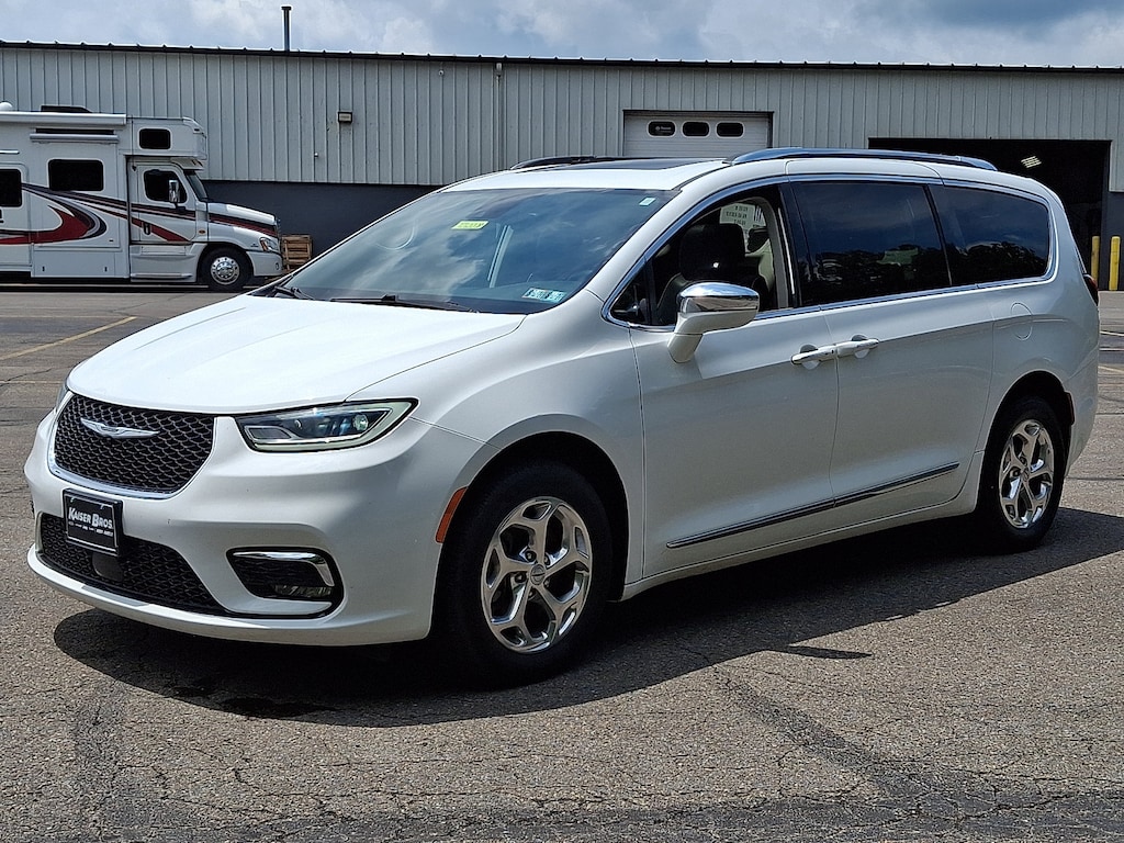 Used 2021 Chrysler Pacifica Limited Van Passenger Van