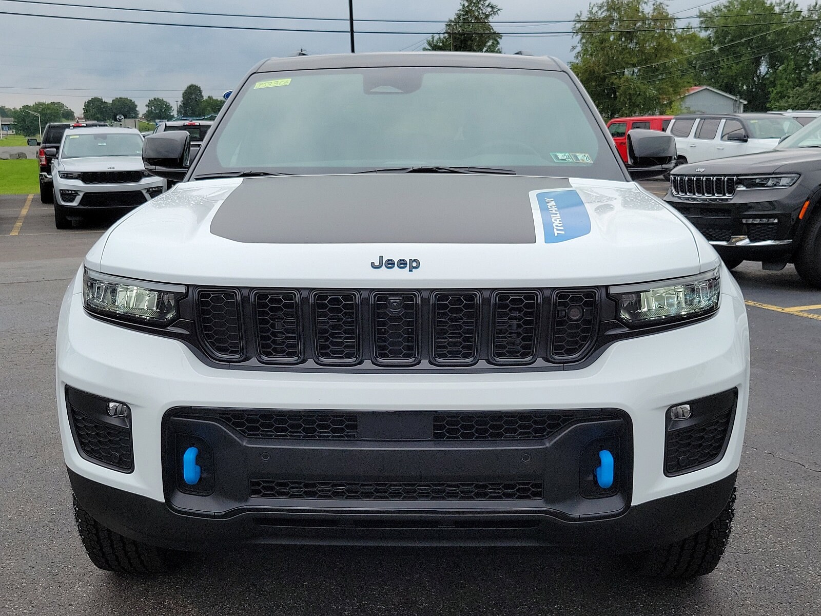 2023 Jeep Cherokee 4xe Trailhawk photo 2