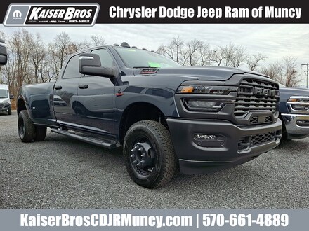 2026 Ram 3500 TRADESMAN CREW CAB 4X4 8' BOX Pickup