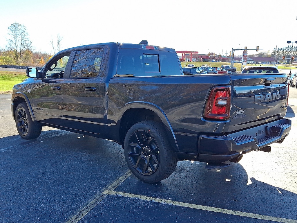 New 2026 Ram 1500 LARAMIE CREW CAB 4X4 5'7 BOX Pickup