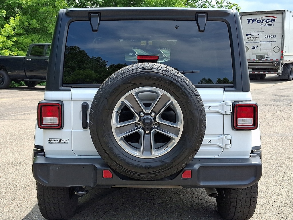Used 2021 Jeep Wrangler Unlimited Sahara SUV