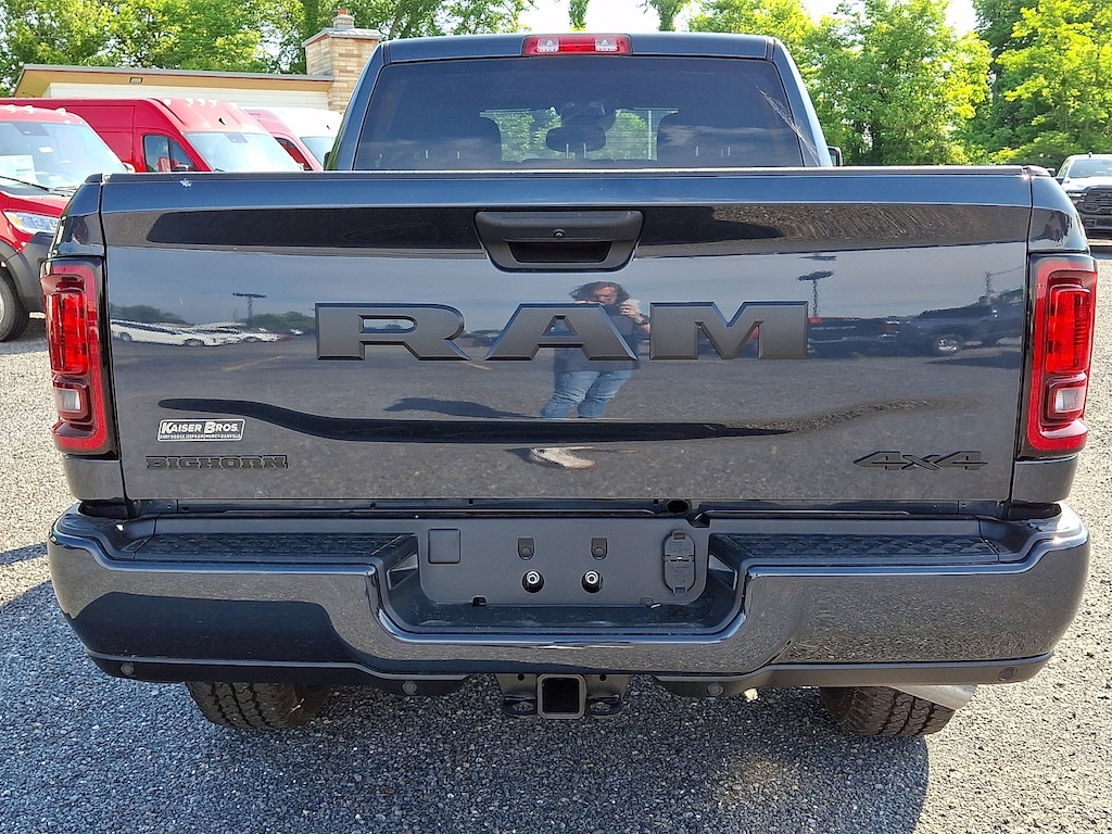 New 2026 Ram 2500 BIG HORN CREW CAB 4X4 6'4 BOX Pickup