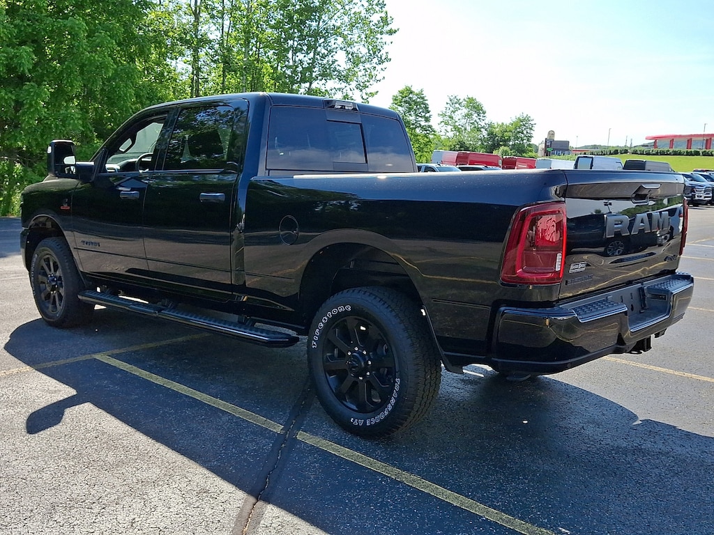 New 2026 Ram 2500 BIG HORN CREW CAB 4X4 6'4 BOX Pickup