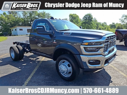 2025 Ram 5500 Chassis Cab 5500 TRADESMAN CHASSIS REGULAR CAB 4X4 60' CA Pickup