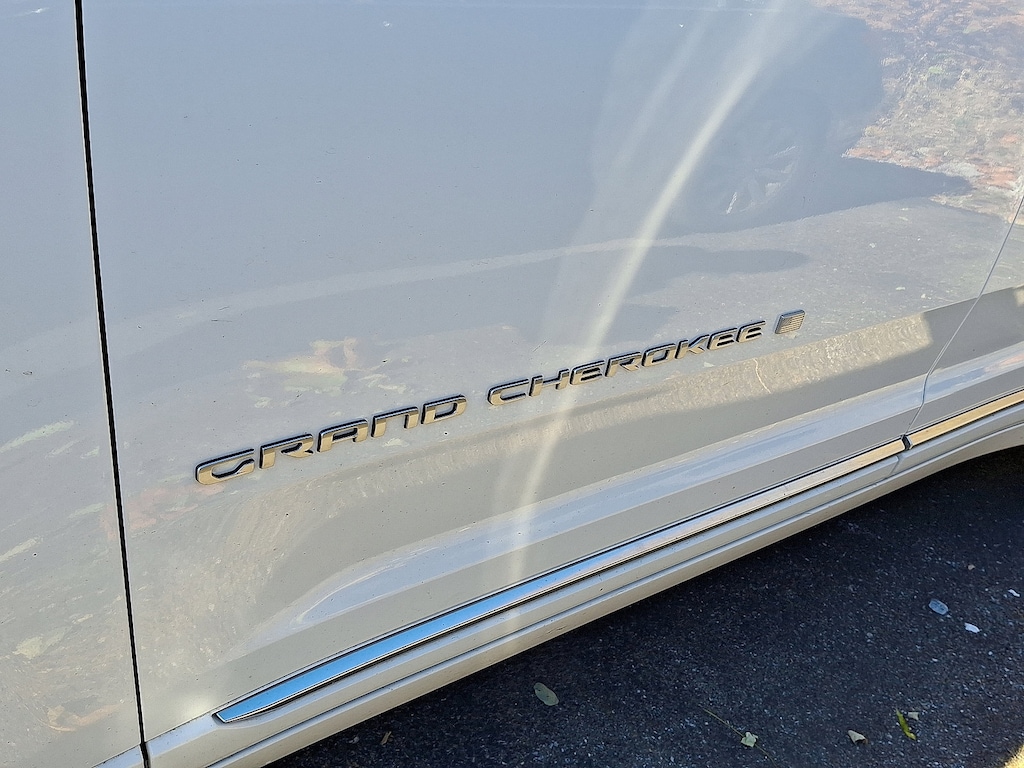 Used 2023 Jeep Grand Cherokee Summit SUV