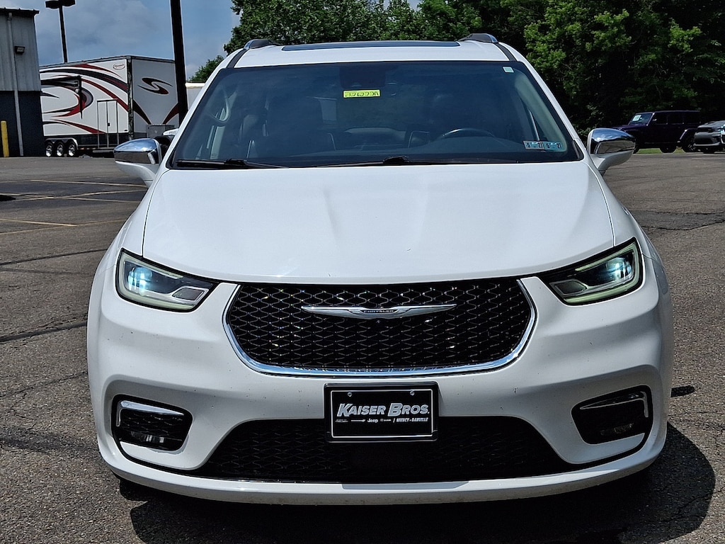 Used 2021 Chrysler Pacifica Limited Van Passenger Van