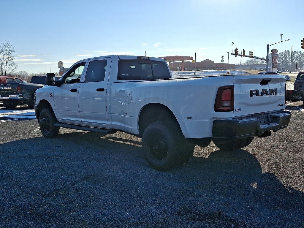 New 2026 Ram 3500 TRADESMAN CREW CAB 4X4 8' BOX Pickup