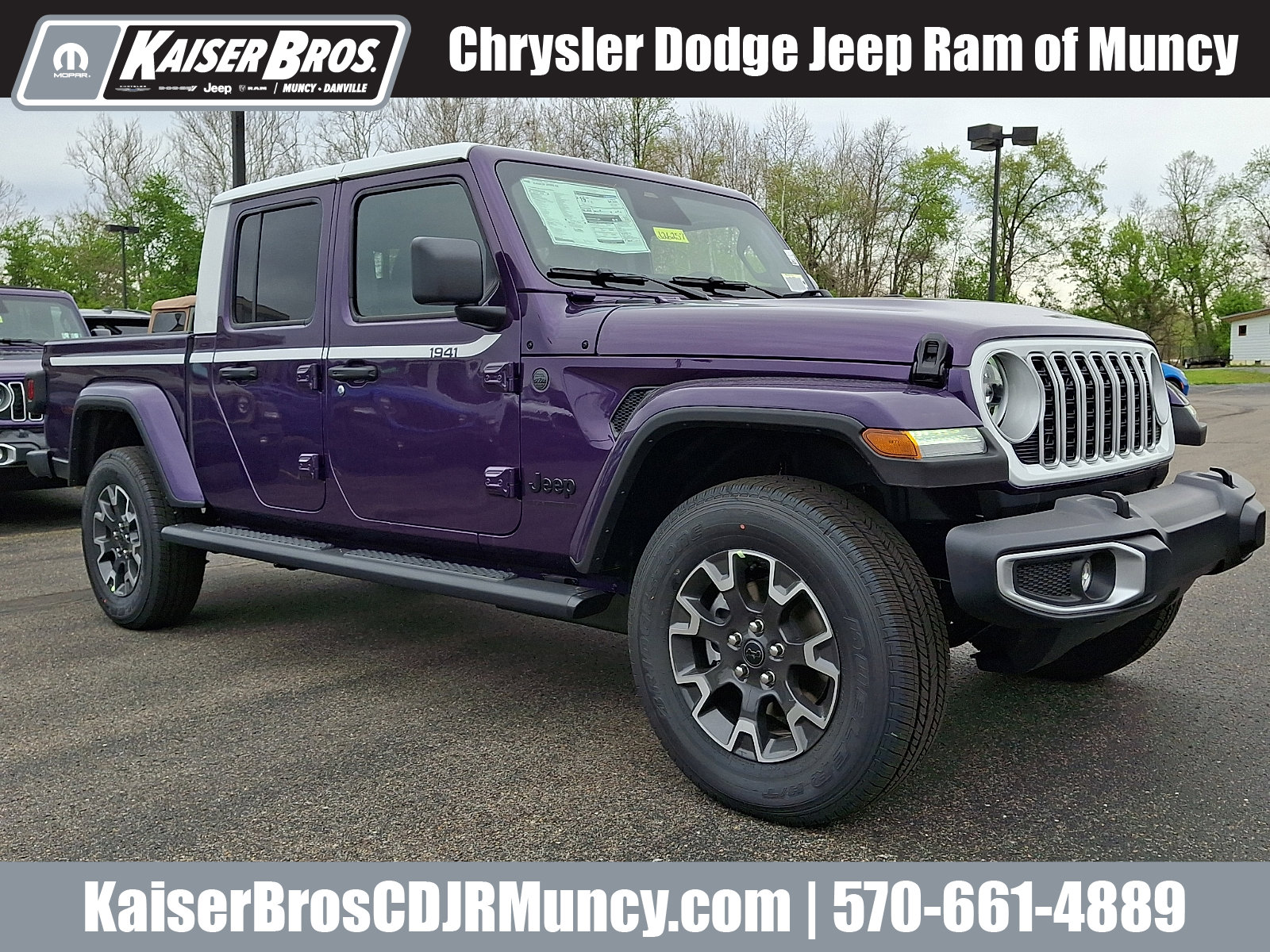 2026 Jeep Gladiator Sahara Auto's photo