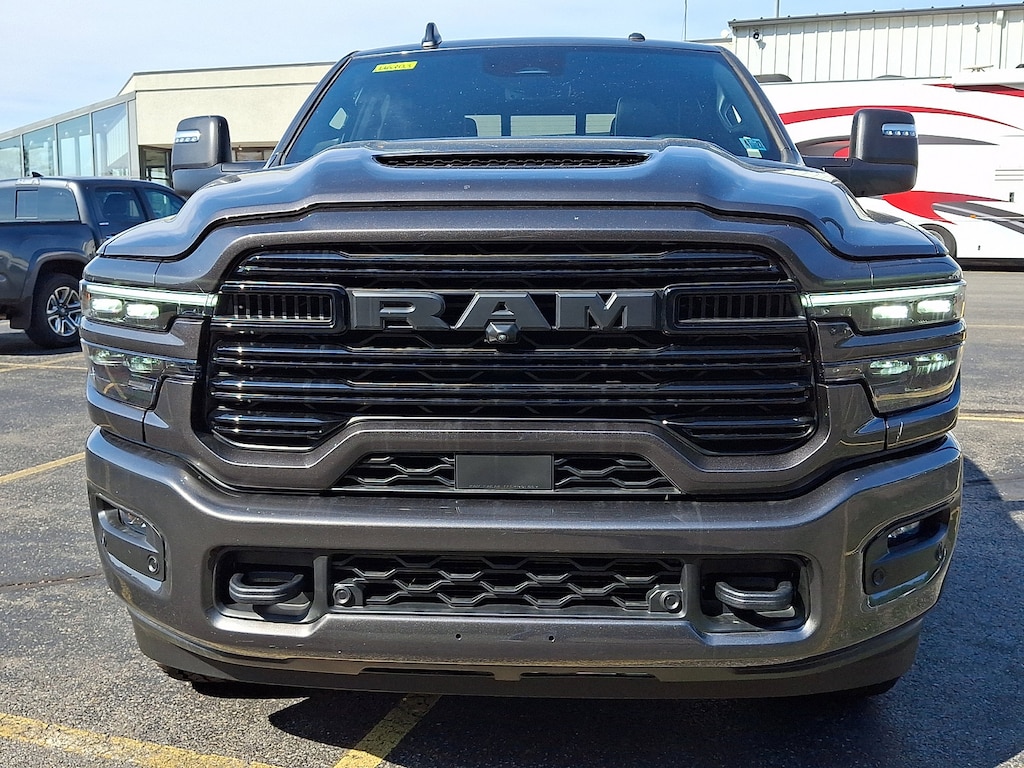 New 2026 Ram 2500 LARAMIE CREW CAB 4X4 6'4 BOX Pickup
