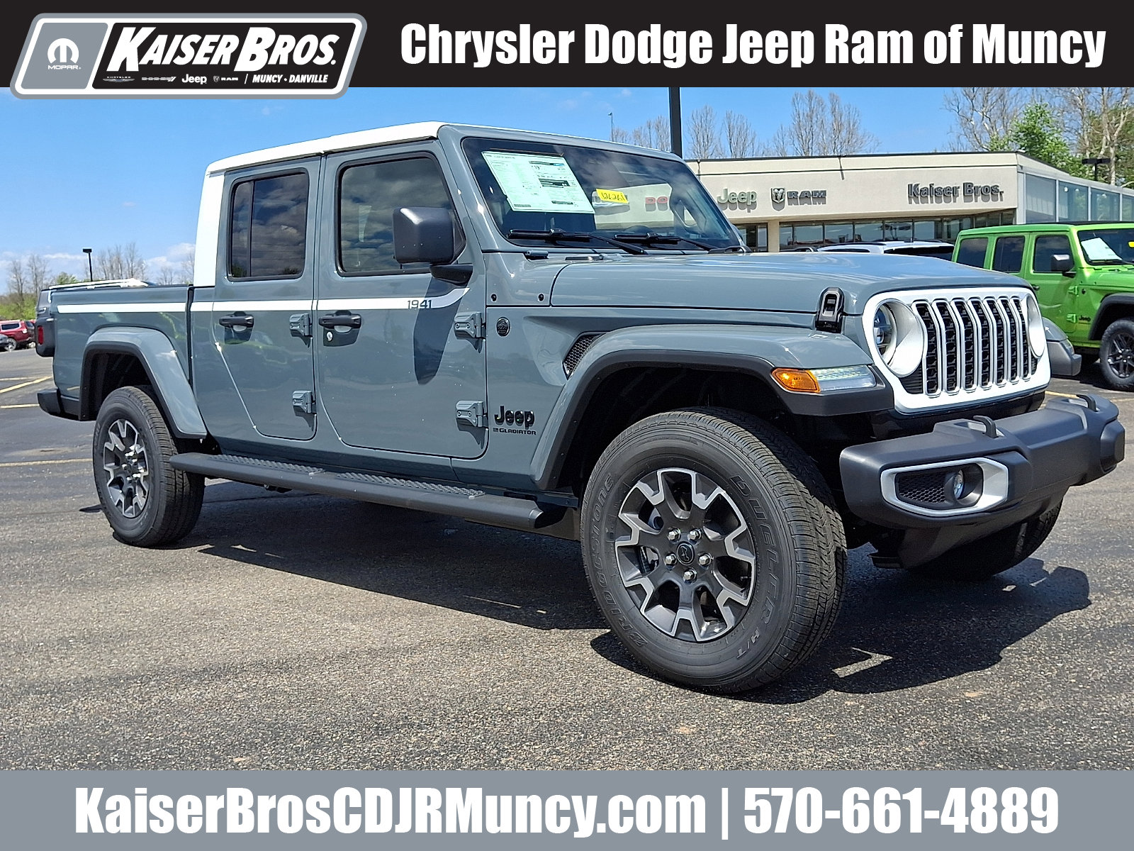 2026 Jeep Gladiator Sahara Auto's photo