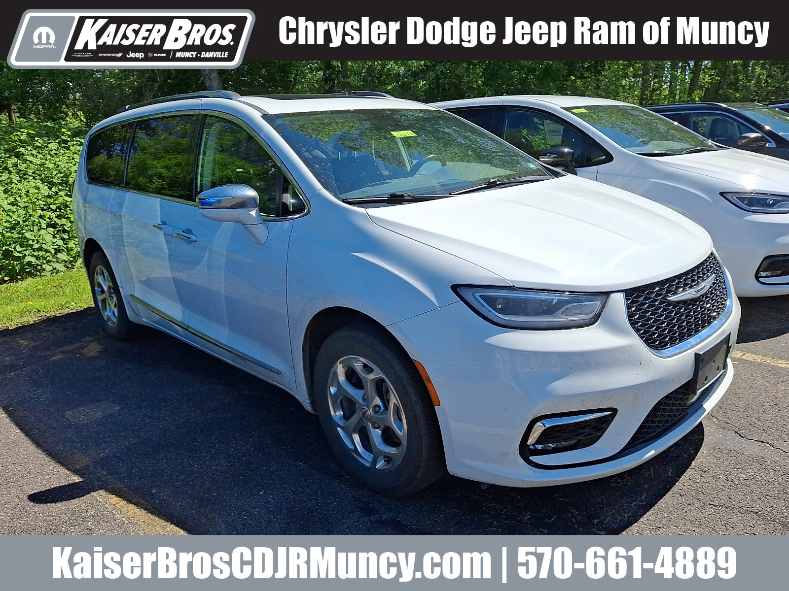 2021 Chrysler Pacifica Limited's photo
