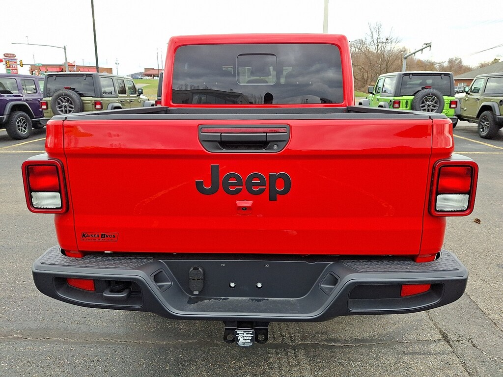 New 2026 Jeep Gladiator SPORT S 4X4 Pickup