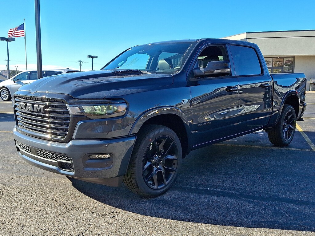 New 2026 Ram 1500 LARAMIE CREW CAB 4X4 5'7 BOX Pickup