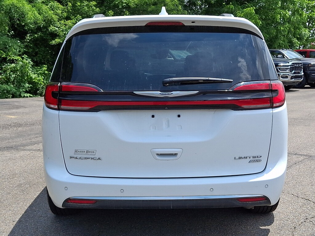 Used 2021 Chrysler Pacifica Limited Van Passenger Van