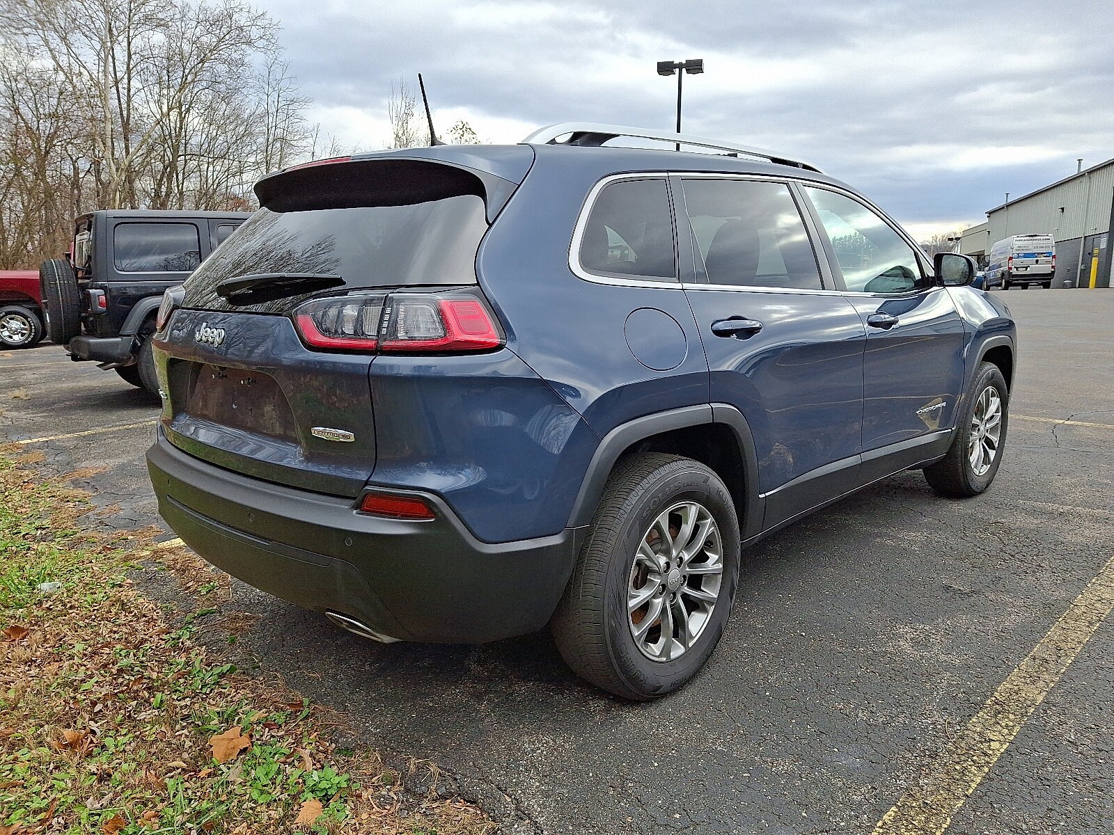 2021 Jeep Cherokee Latitude Lux photo 3
