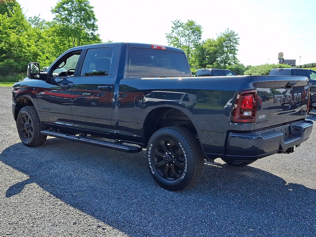 New 2026 Ram 2500 BIG HORN CREW CAB 4X4 6'4 BOX Pickup