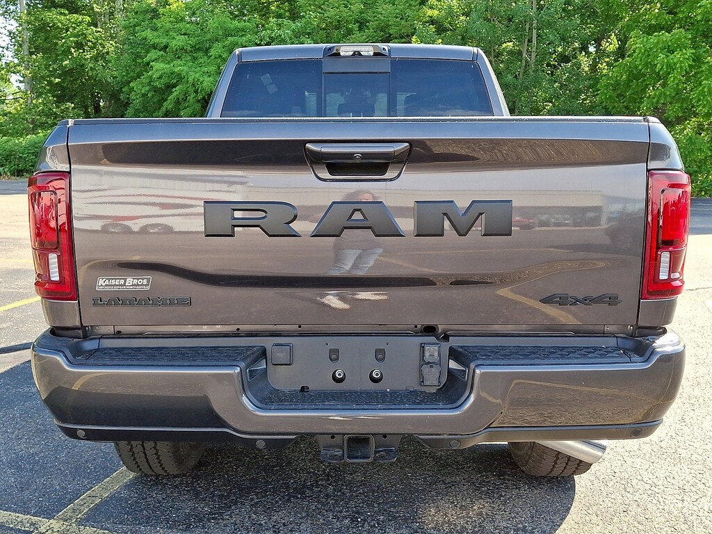 New 2026 Ram 2500 LARAMIE CREW CAB 4X4 6'4 BOX Pickup