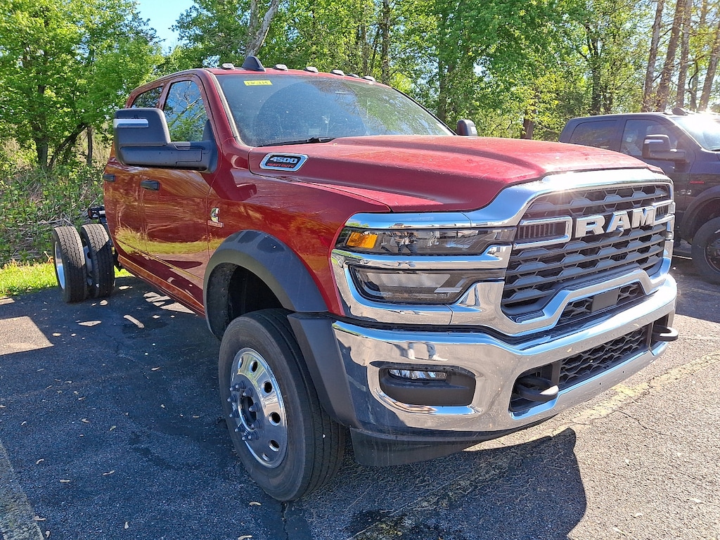 New 2026 Ram 4500 Chassis Cab TRADESMAN CREW 4X4 60' CA Pickup