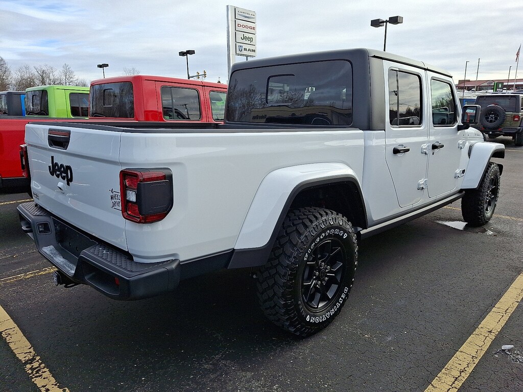 New 2026 Jeep Gladiator WILLYS 4X4 Pickup