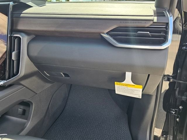 2026 GMC Acadia Denali - Photo 22