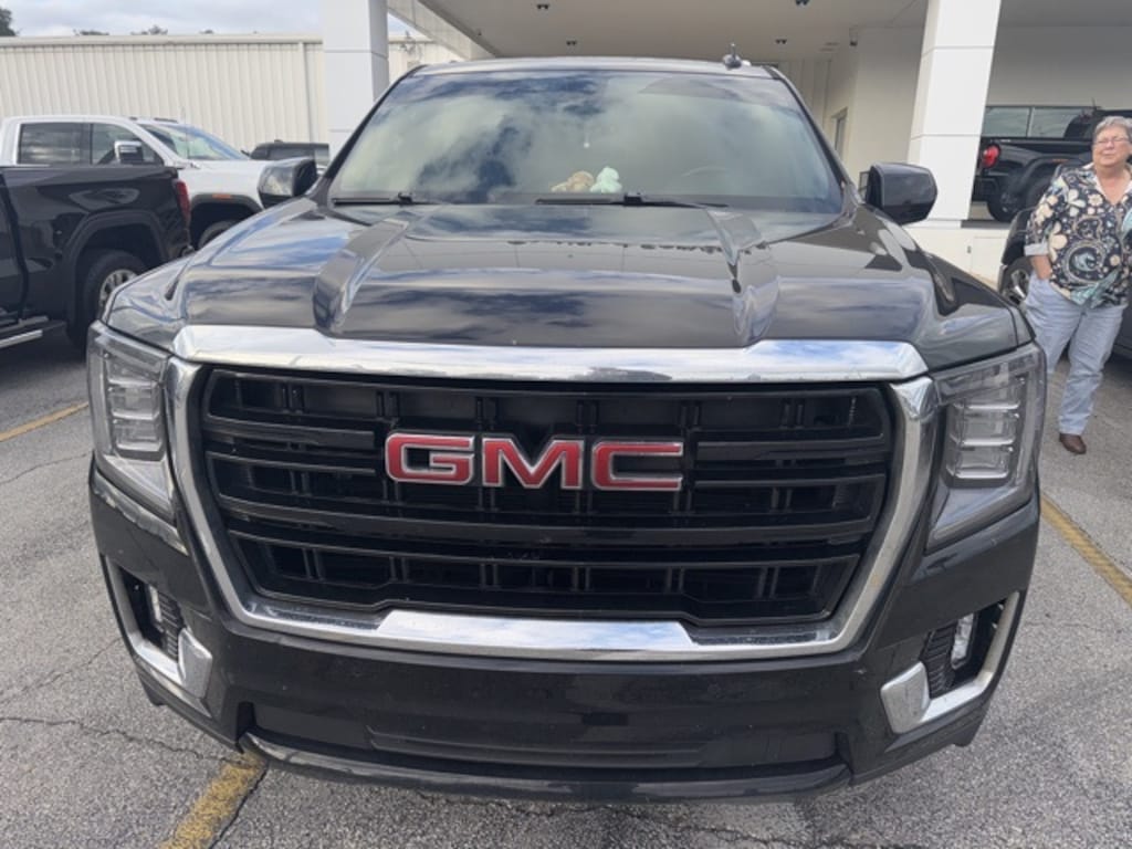 Used 2022 GMC Yukon XL SLE SUV