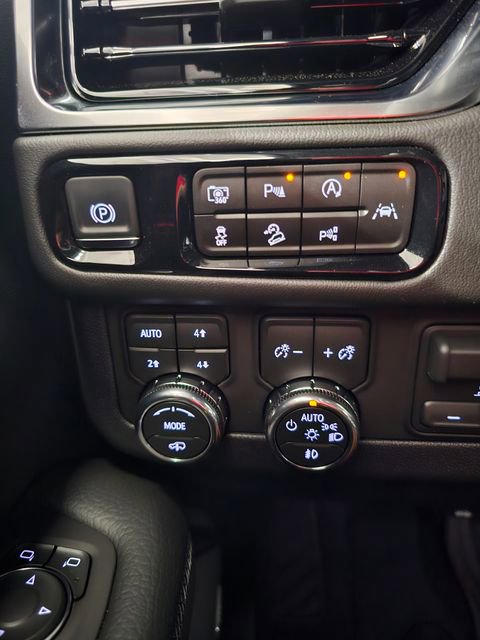 2026 GMC Yukon XL Denali - Photo 37