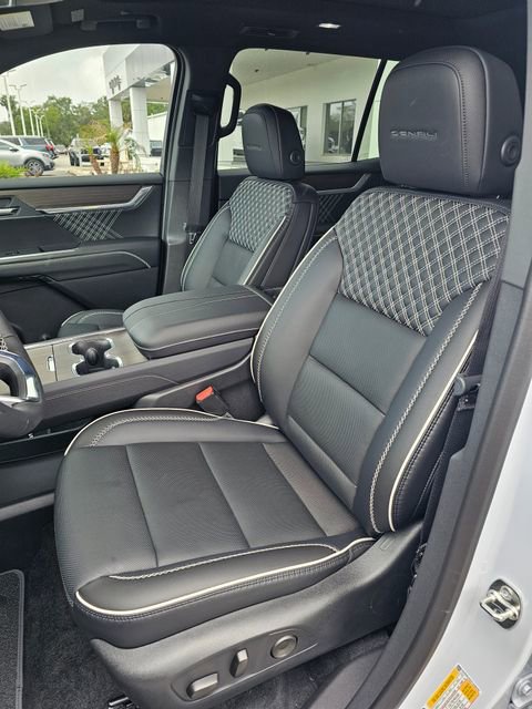 2026 GMC Acadia Denali - Photo 15