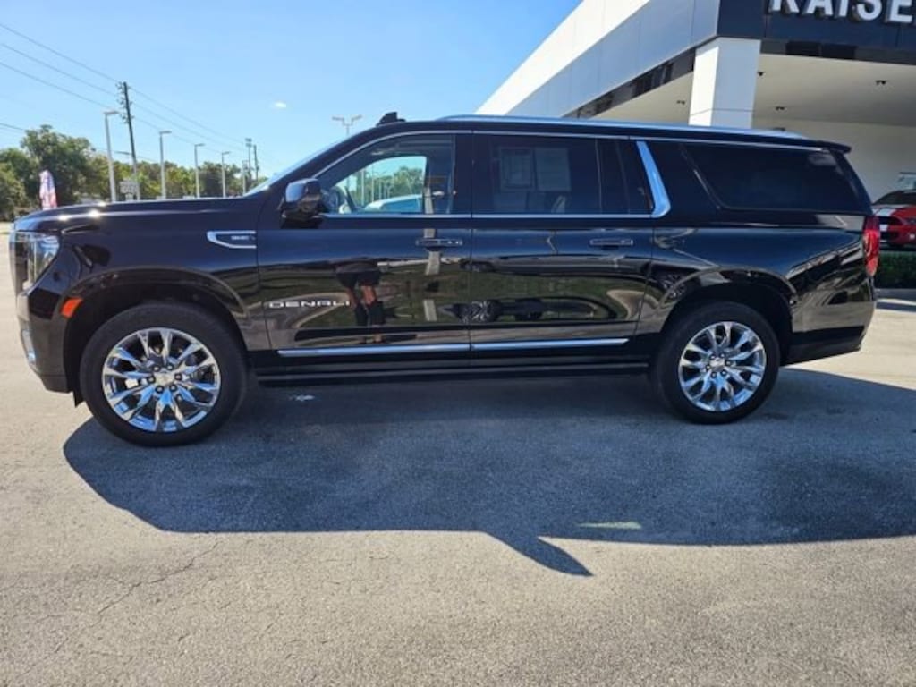 Used 2022 GMC Yukon XL Denali SUV