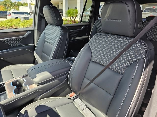 2026 GMC Acadia Denali - Photo 15