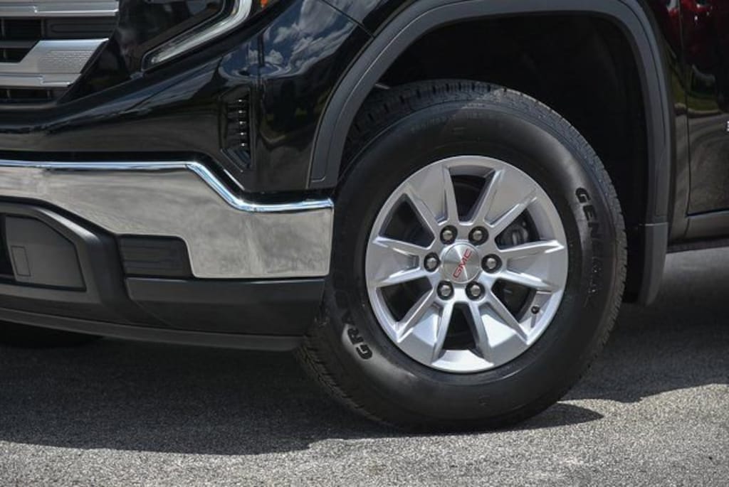 New 2025 GMC Sierra 1500 SLE Truck