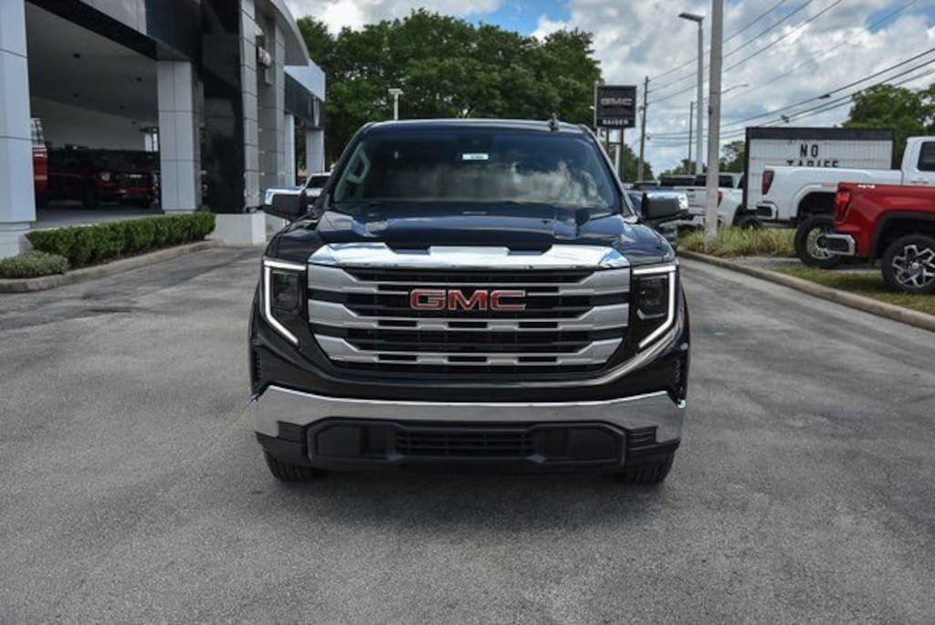 New 2025 GMC Sierra 1500 SLE Truck