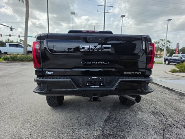 2026 GMC Sierra 3500HD Denali Ultimate - Photo 5