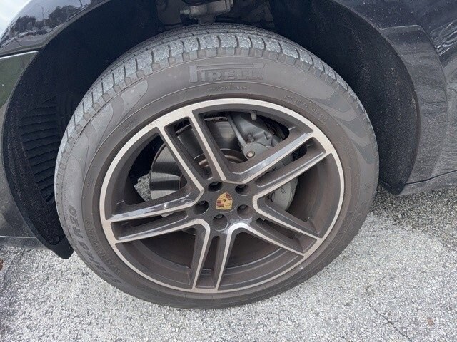 2020 Porsche Macan S photo 2