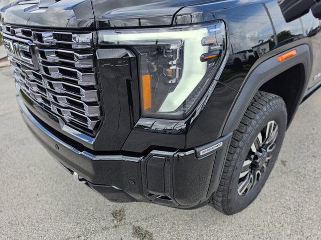 2026 GMC Sierra 3500HD Denali Ultimate - Photo 17