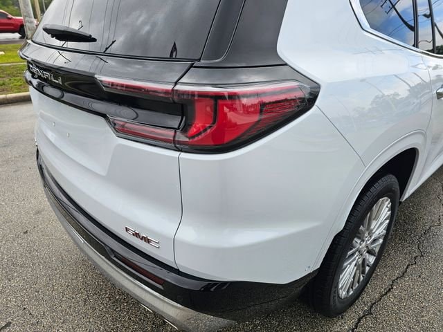 2026 GMC Acadia Denali - Photo 13