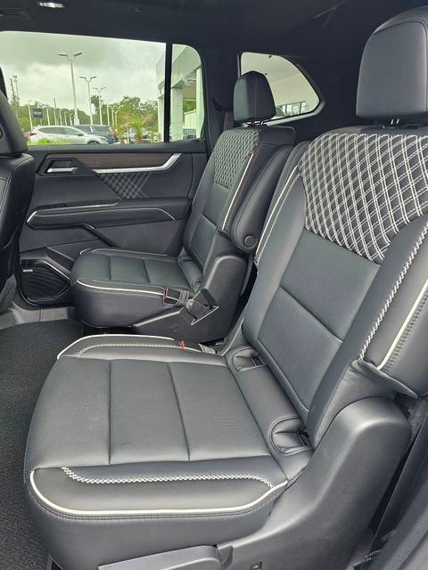 2026 GMC Acadia Denali - Photo 19