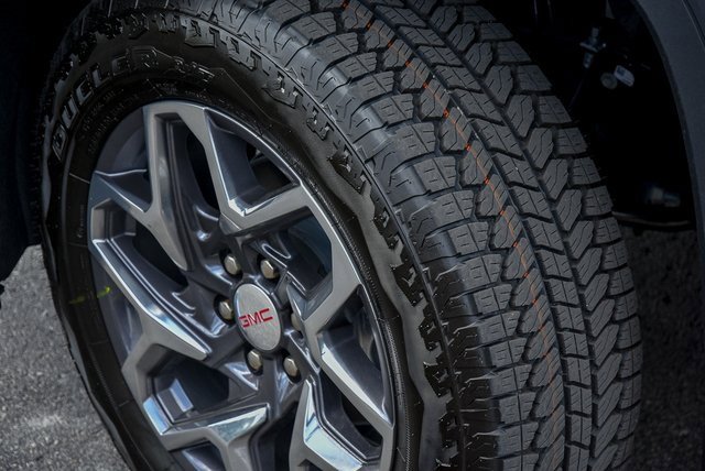 2025 Gmc Sierra 1500 SLT photo 3