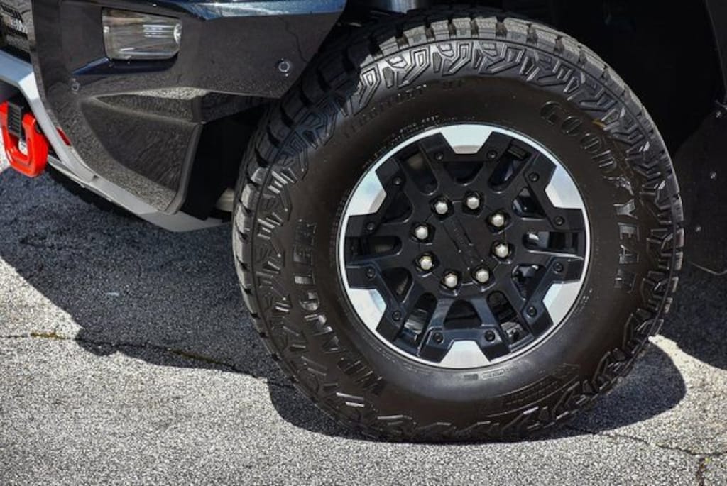 New 2025 GMC HUMMER EV 2X SUV