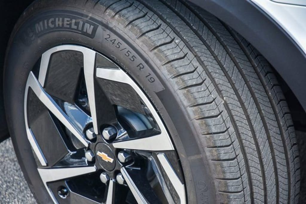 Used 2025 Chevrolet Equinox EV LT SUV