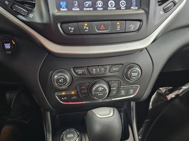 2018 Jeep Cherokee Overland - Photo 22