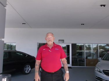 Staff member Roy Day from 026ded133408