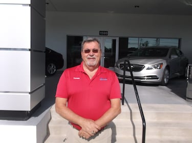 Staff member Tom Smith from 026ded133408